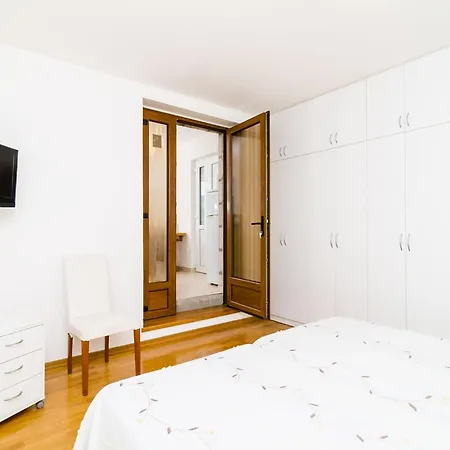 Nikola - One Bedroom With Terrace And Garden View Harmony *
