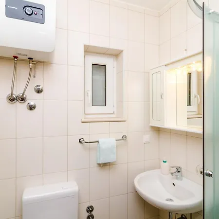 Apartment Nikola - One Bedroom With Terrace And Garden View Harmony *